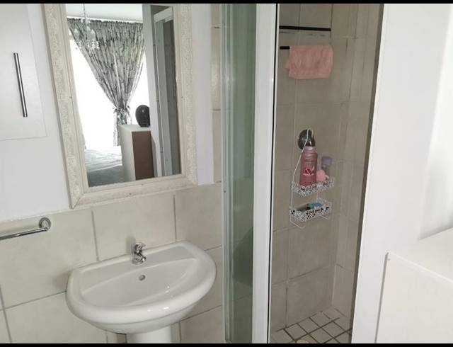 2 BEDROOM APARTMENT FOR SALE IN ISLAND VIEW